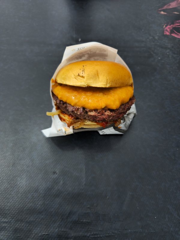 Chili-Cheese-Burger mit Cheddar